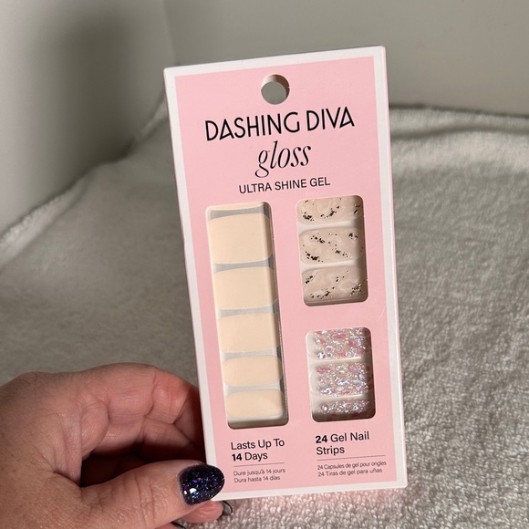 Dashing Diva Other - Dashing Diva Gloss Ultra Shine Gel Cream and Pink Press On Nails